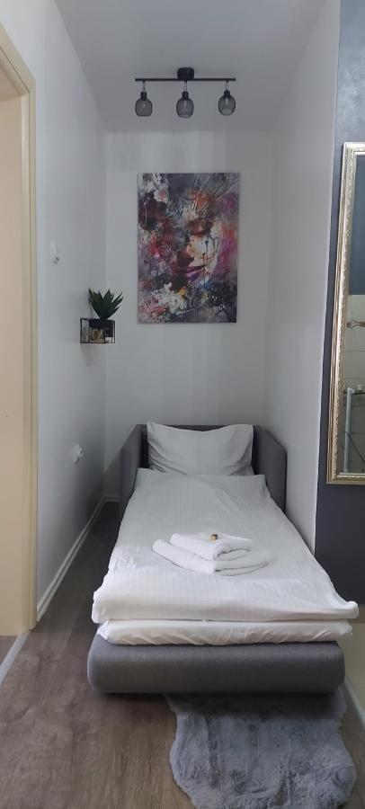 Apartman Pozoriste Penthaus بانيا لوكا المظهر الخارجي الصورة