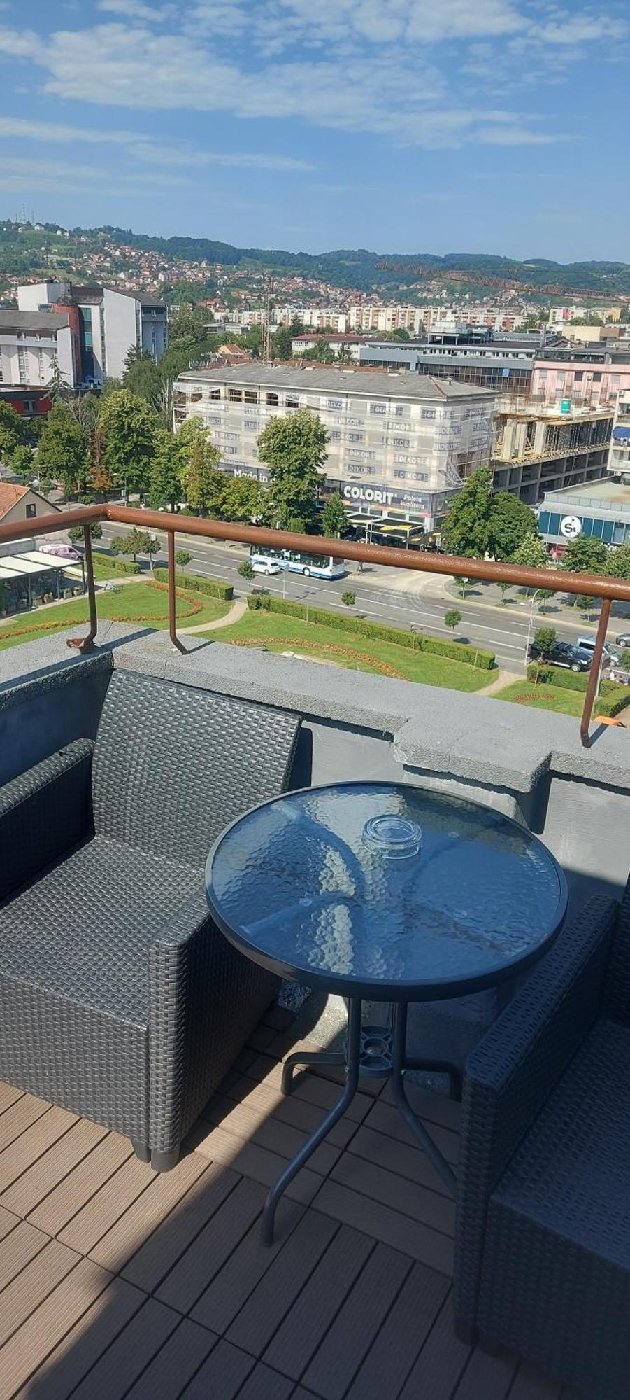 Apartman Pozoriste Penthaus بانيا لوكا الغرفة الصورة